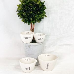 Rae Dunn Icon measuring cups